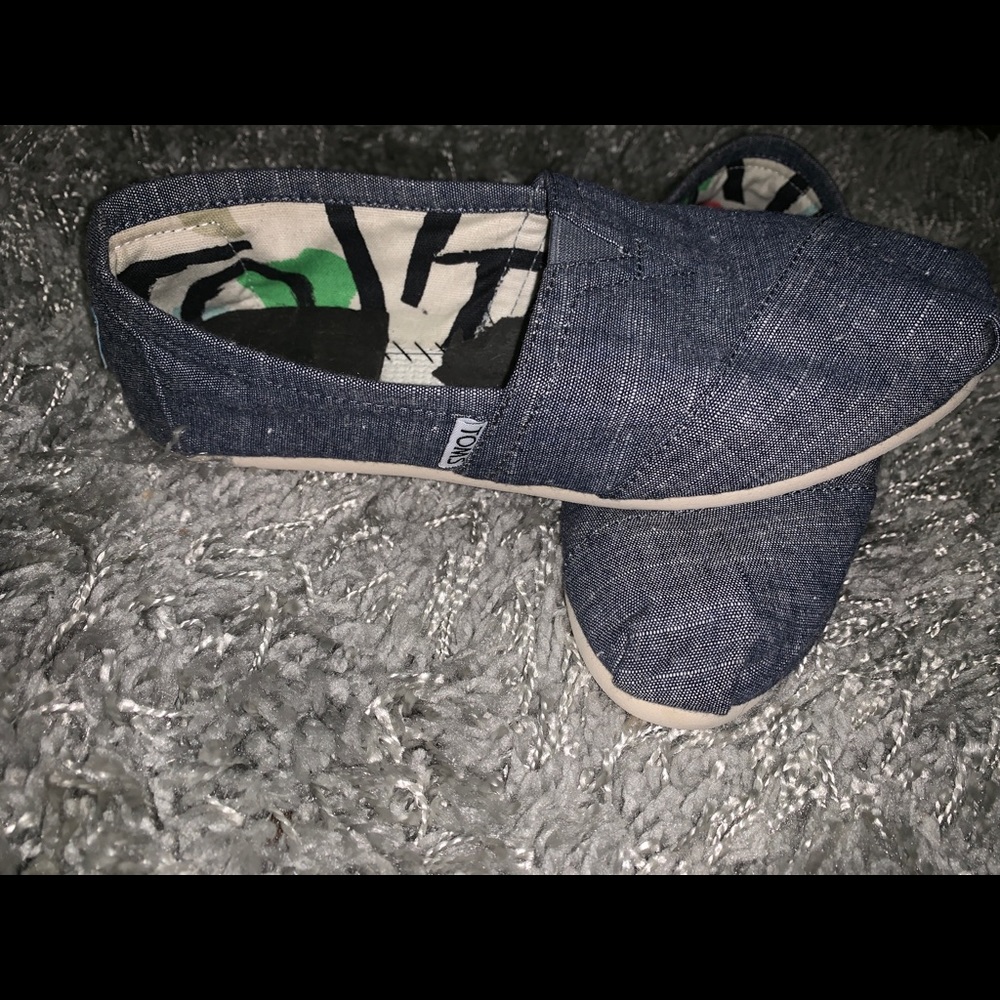 Toms slip ons